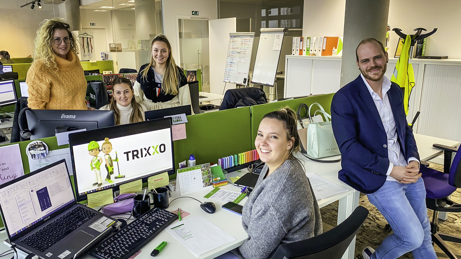 Team TRIXXO JOBS Call